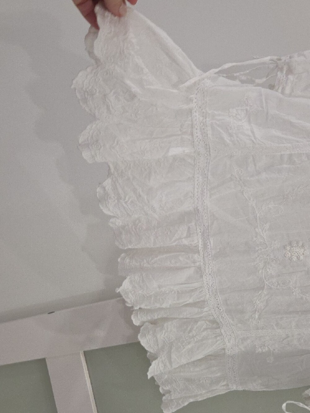 Women's White Embroidered Long-Sleeve Peasant Dress - Picture 4 of 9